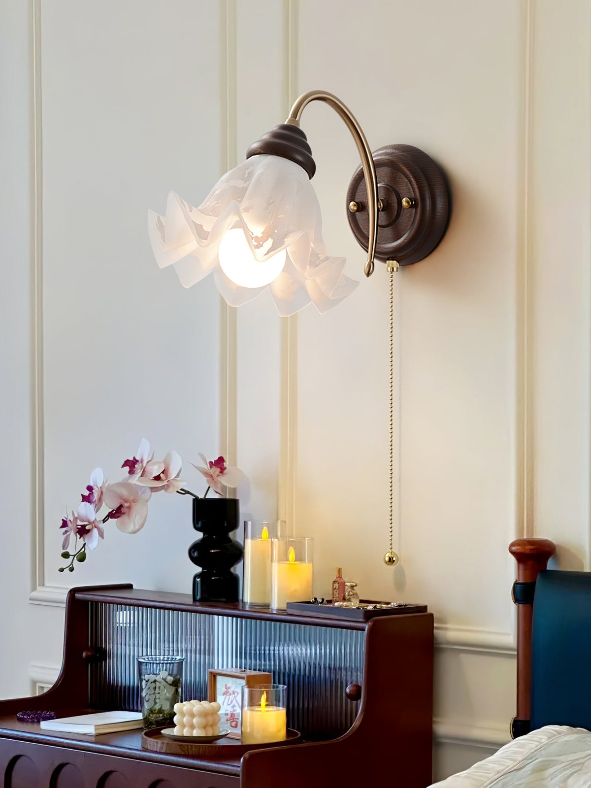 Wall Lamp 8.7 Inches Ruffled Glass Shade Curved Brass Arm