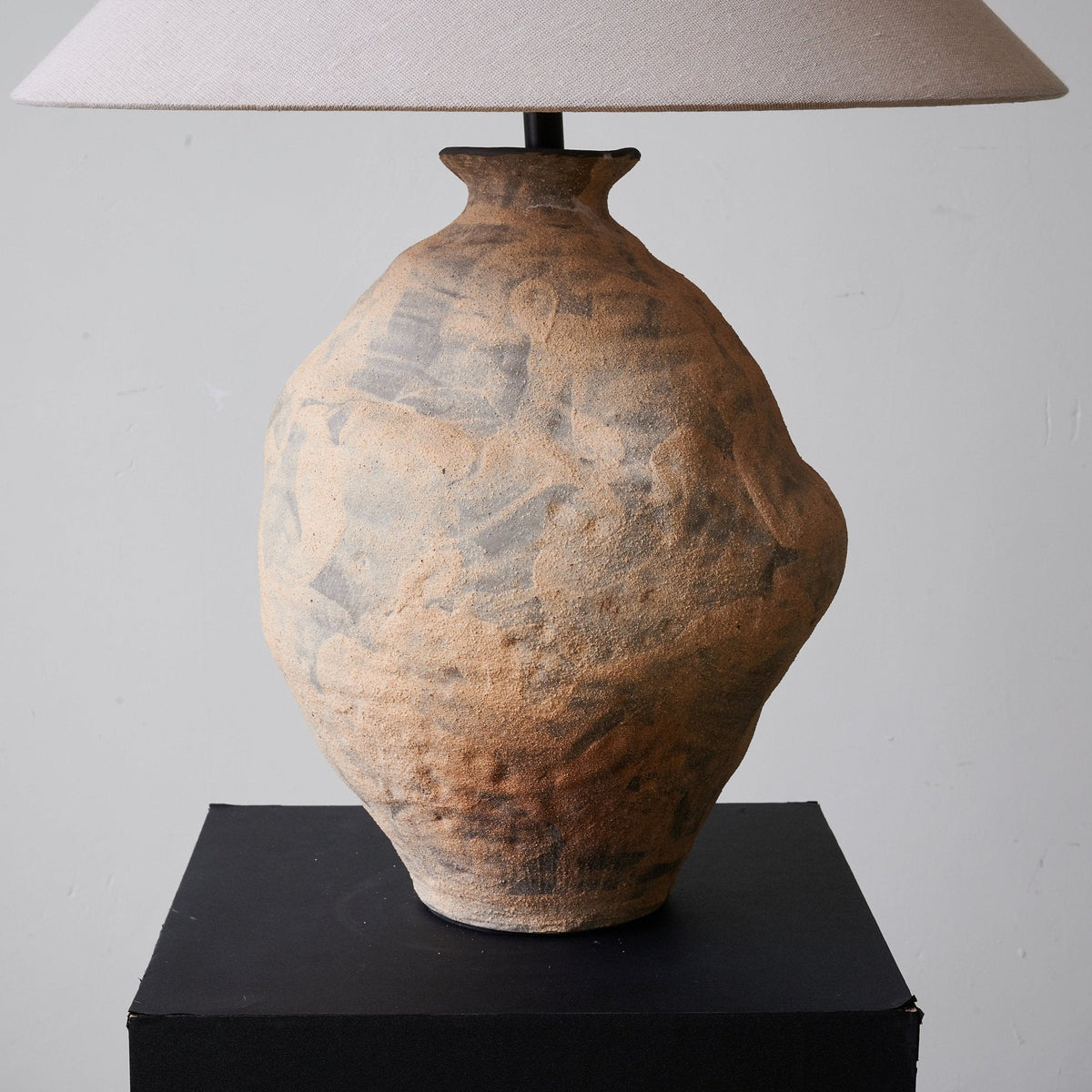 Sculpted Clay Table Lamp Terracotta Base Linen Shade 23.6 in Set of 3